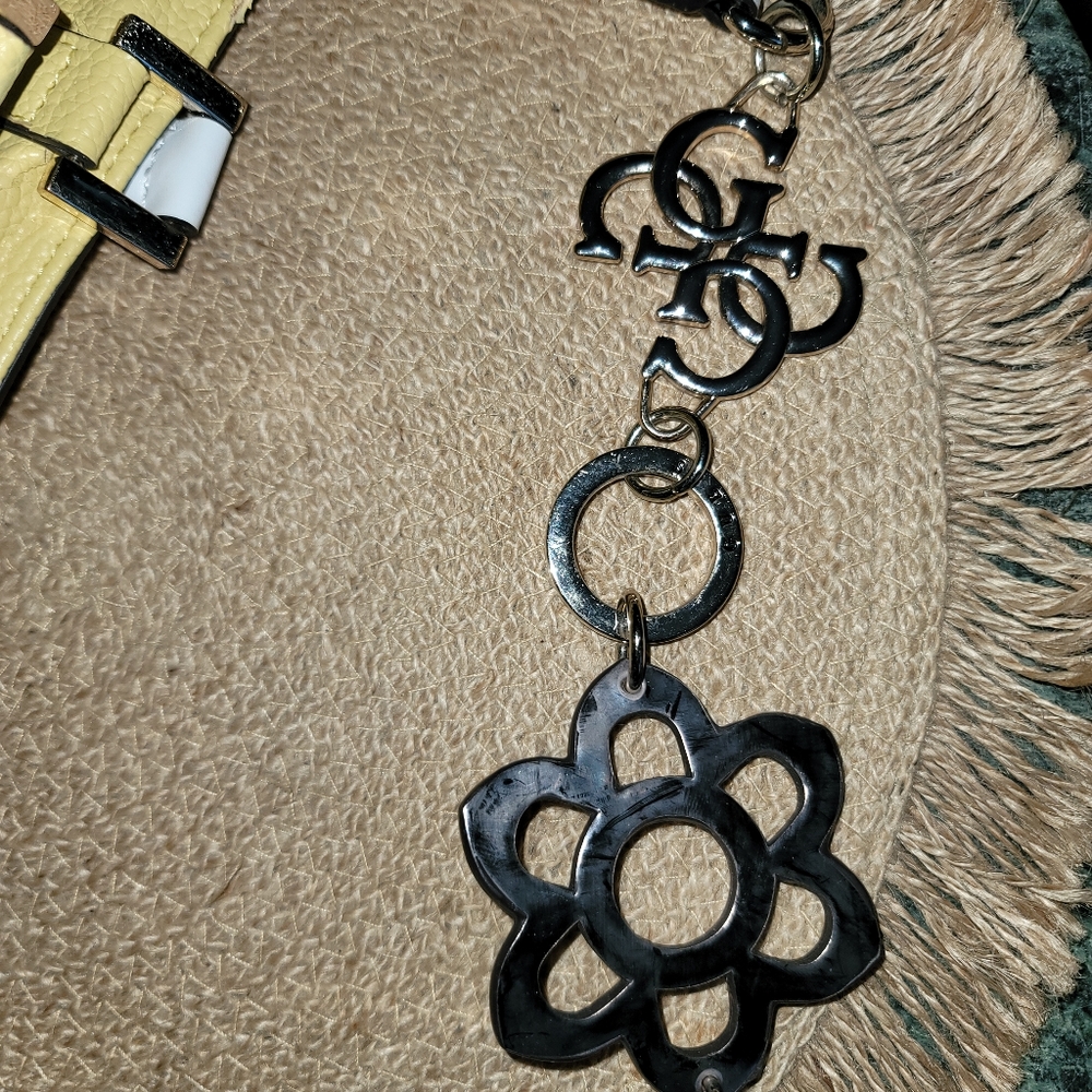 Guess purse - Picture 8 of 12